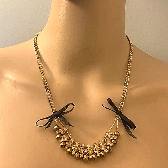 New! Vintage BETSEY JOHNSON Yellow Cubic Zirconia and Ribbon Bow Necklace. - Picture 3 of 11